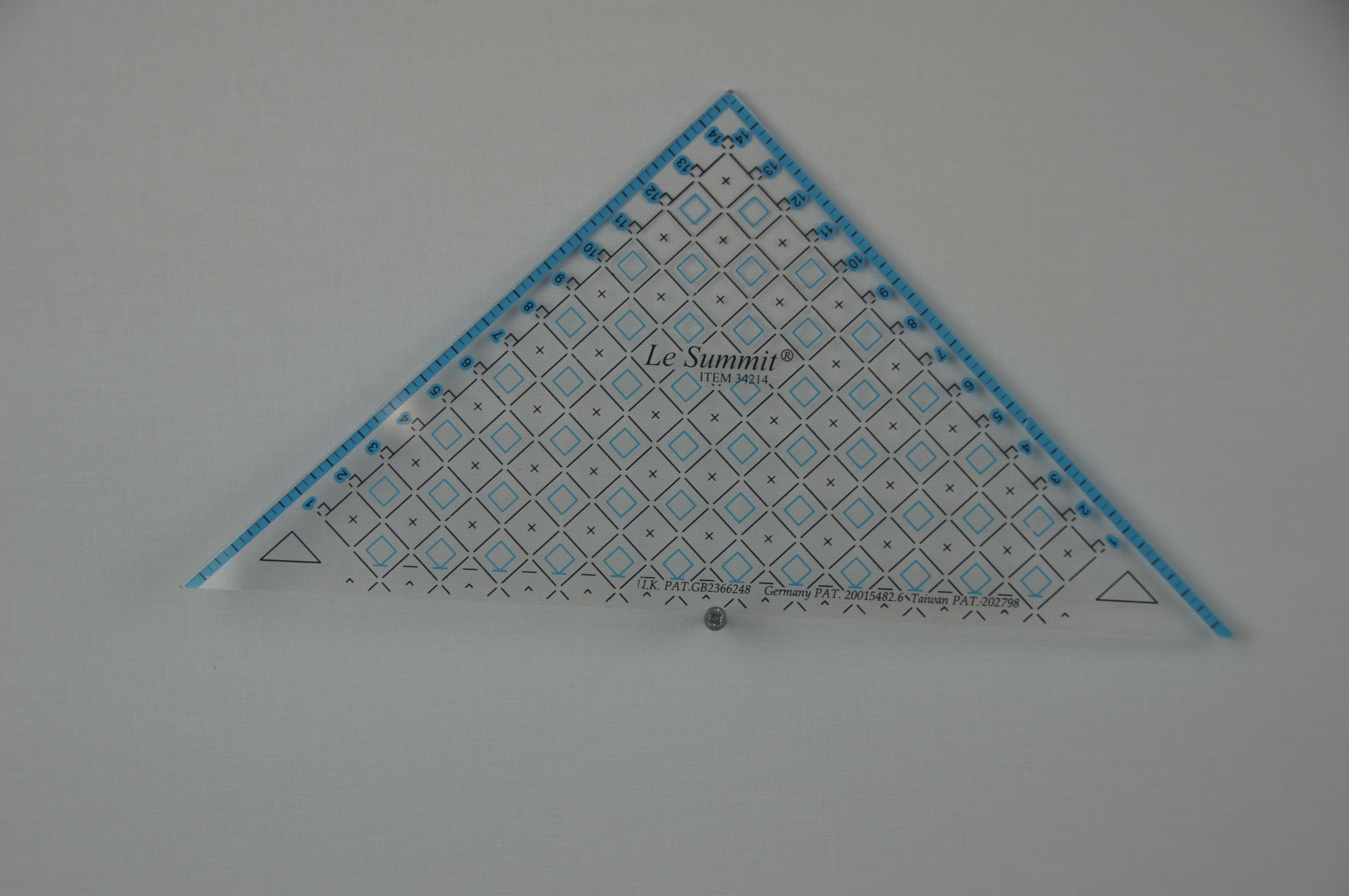 Le Summit Triangle Ruler